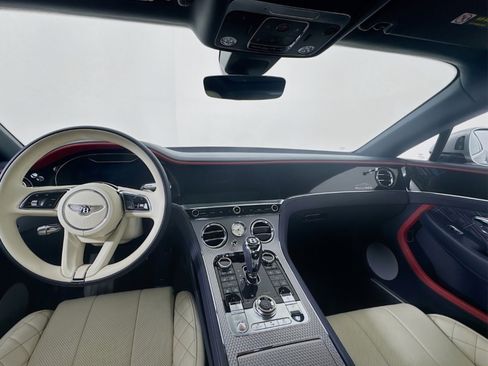 Used 2021 Bentley Continental GT V8 image 16