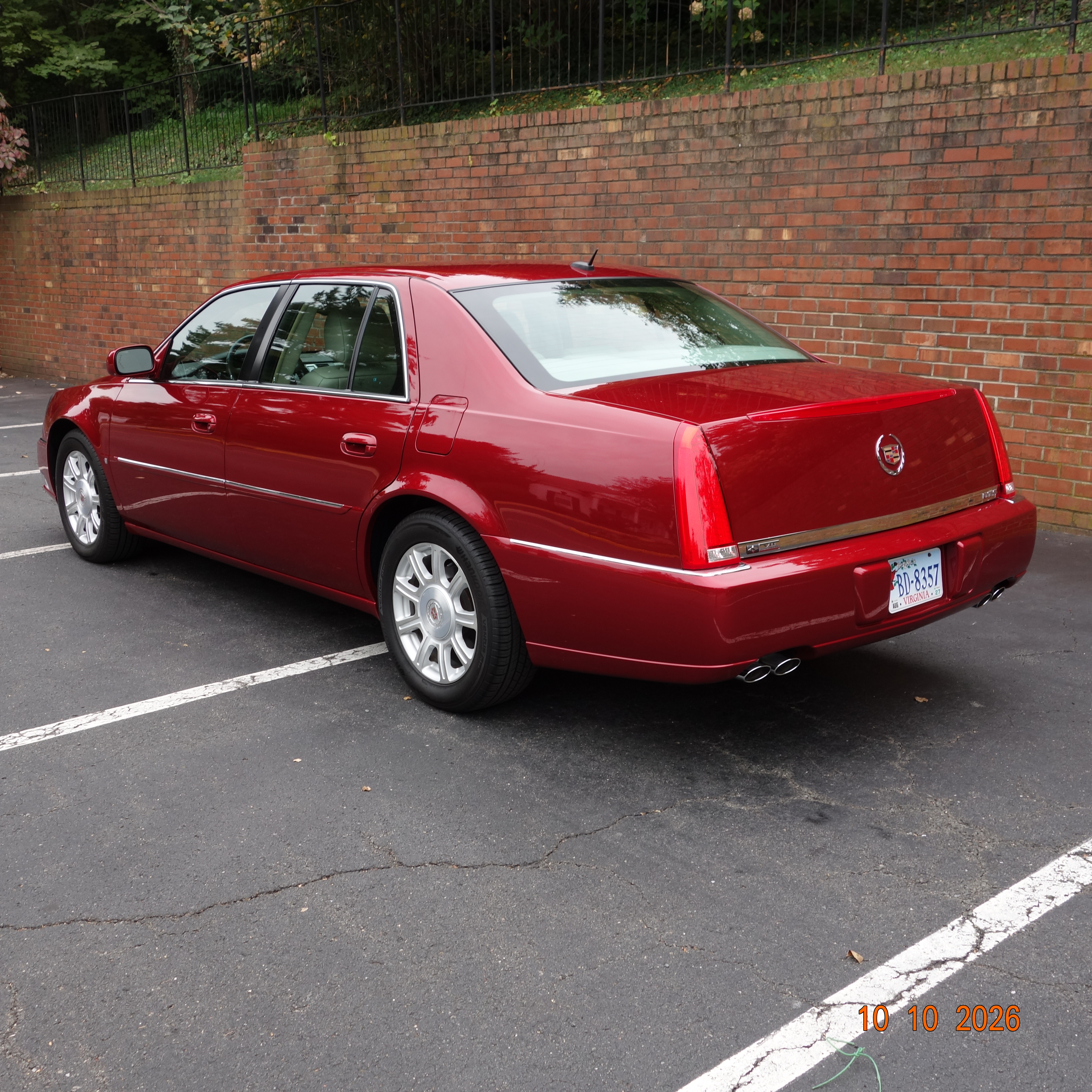 Used 2008 Cadillac DTS w/ Sun And Sound Package FWD image 6