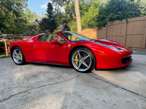 Used 2014 Ferrari 458 Spider RWD image 9