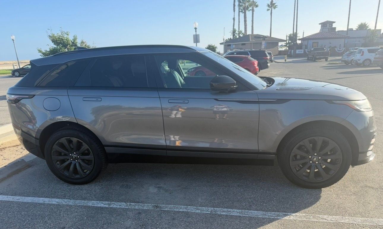 Used 2019 Land Rover Range Rover Velar R-Dynamic SE AWD/4WD image 5