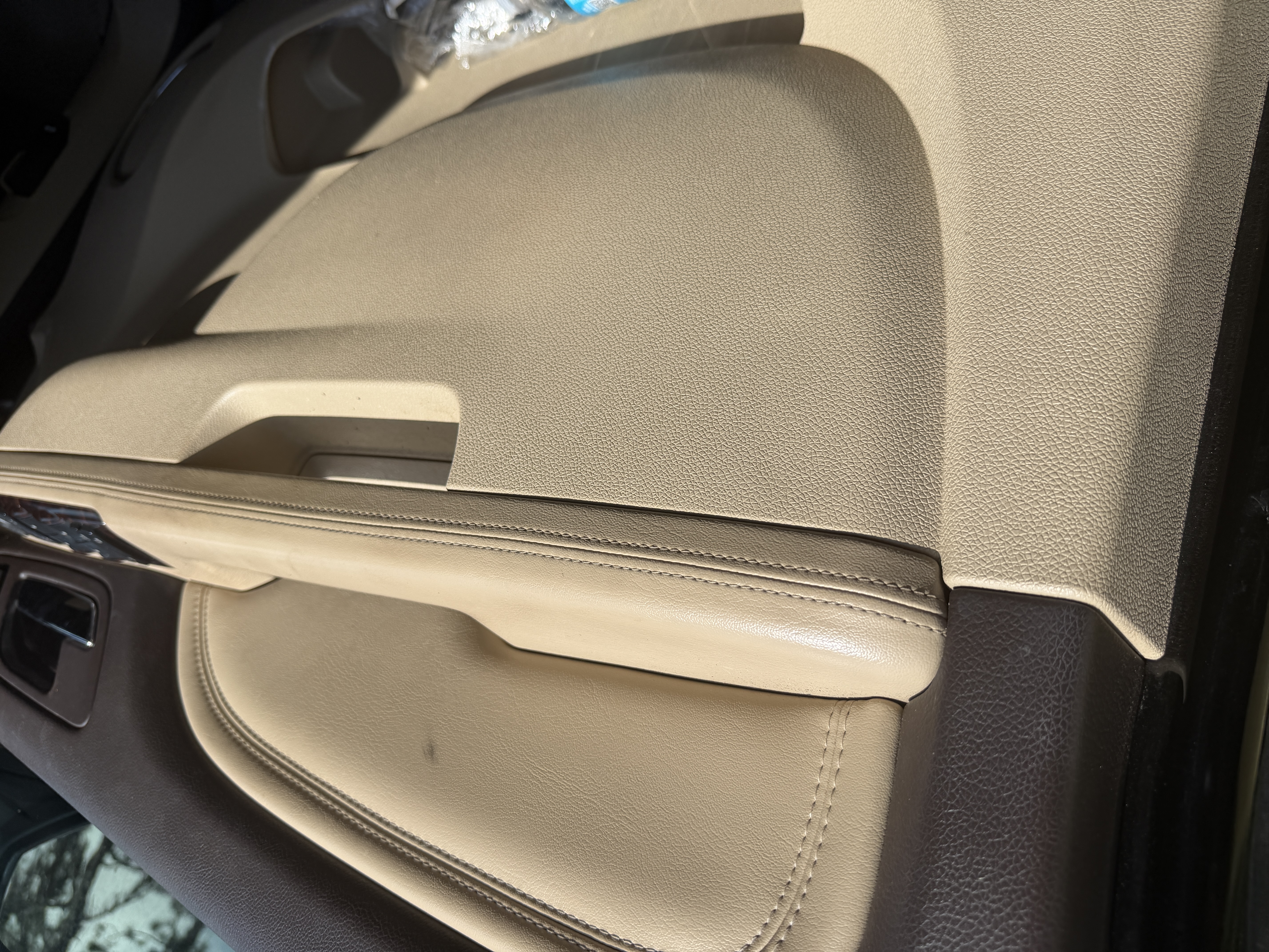Used 2011 GMC Yukon XL Denali AWD/4WD image 4