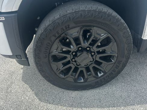 Used 2025 GMC Sierra 2500 Denali Ultimate AWD/4WD image 10