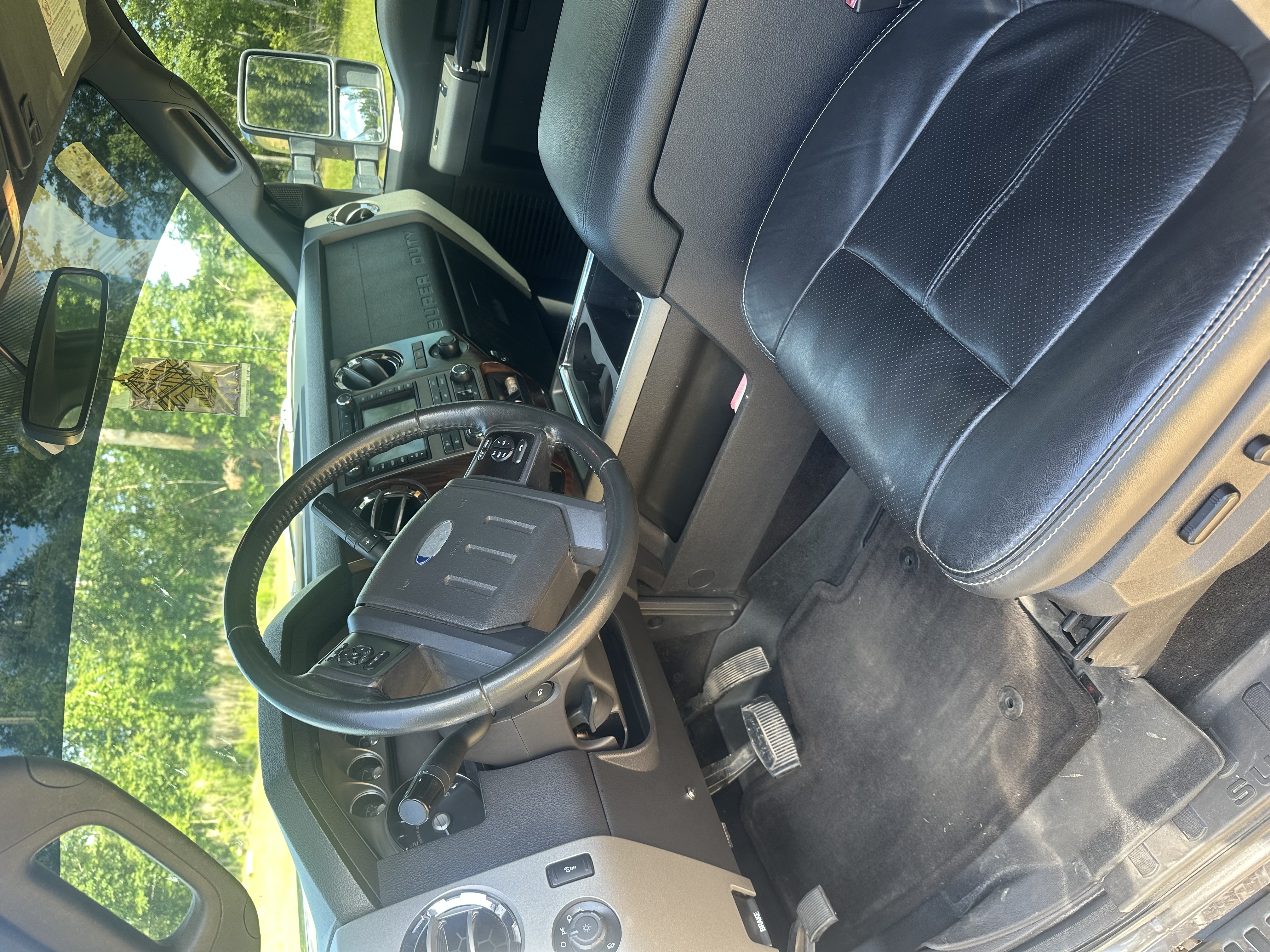 Used 2011 Ford F350 Lariat w/ Lariat Interior Pkg AWD/4WD image 12