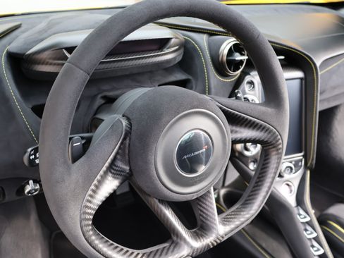 Used 2018 McLaren 720S Performance image 20