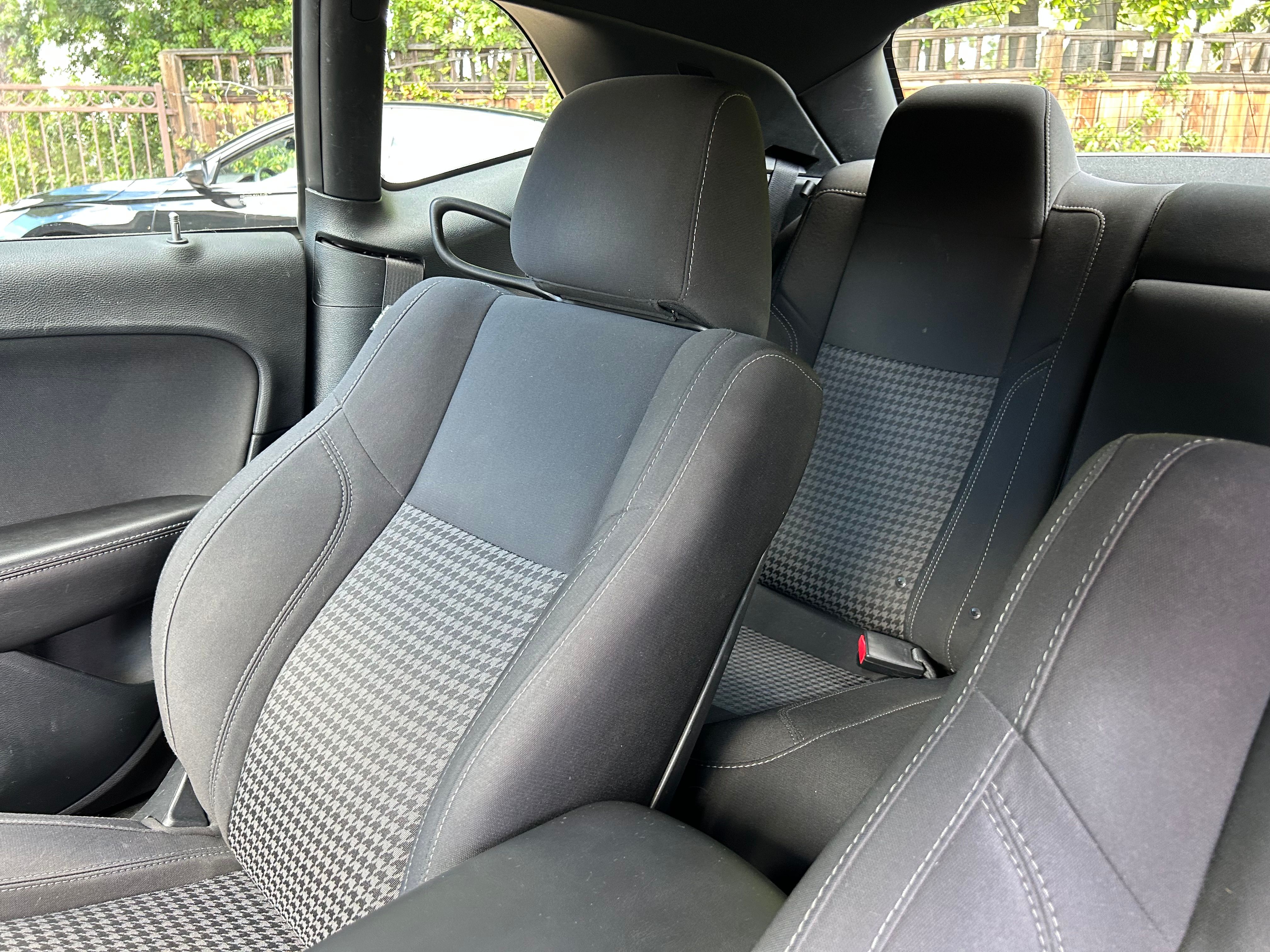 Used 2018 Dodge Challenger SXT RWD image 4