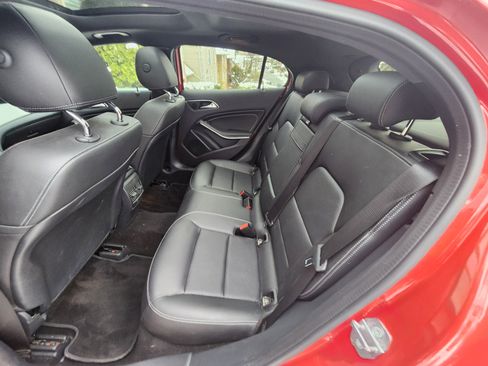 Used 2020 Mercedes-Benz GLA 250 4MATIC image 11