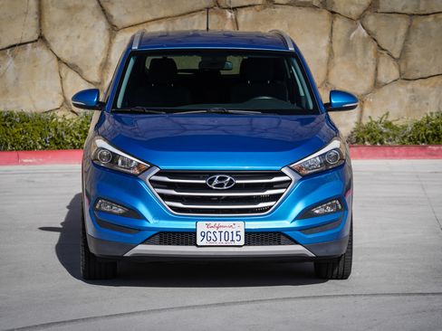 Used 2017 Hyundai Tucson Sport w/ Cargo Package image 2