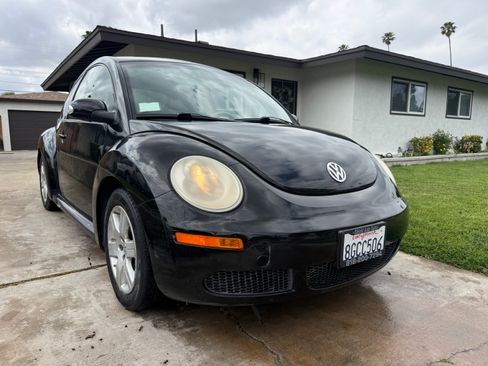 Used 2007 Volkswagen Beetle Coupe w/ Package 1 image 4
