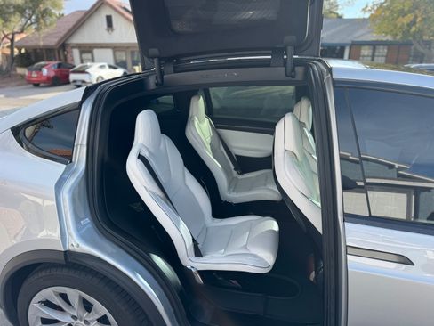 Used 2016 Tesla Model X P90D AWD/4WD image 5