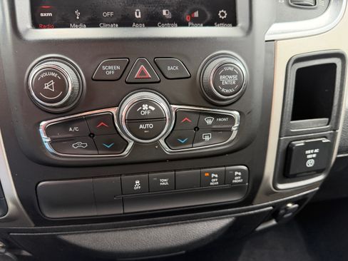 Used 2019 RAM 1500 Big Horn image 15