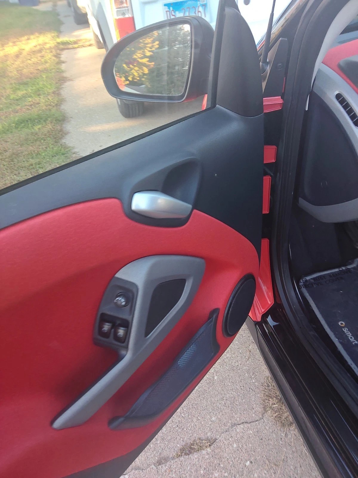 Used 2009 smart fortwo passion RWD image 25