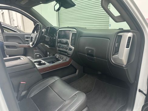 Used 2018 GMC Sierra 1500 SLT image 4