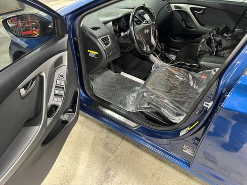 Used 2015 Hyundai Elantra SE w/ Option Group 03 image 6