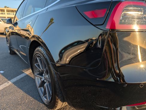 Used 2018 Tesla Model 3 Long Range image 23