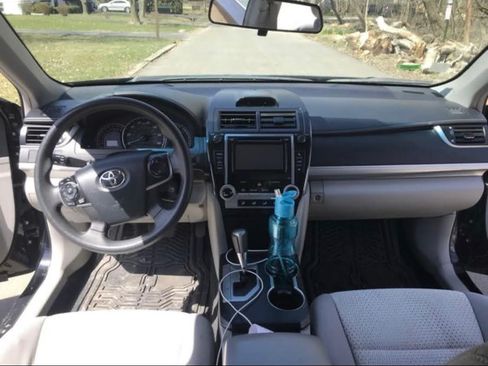 Used 2012 Toyota Camry LE image 6