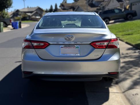 Used 2018 Toyota Camry LE FWD image 5