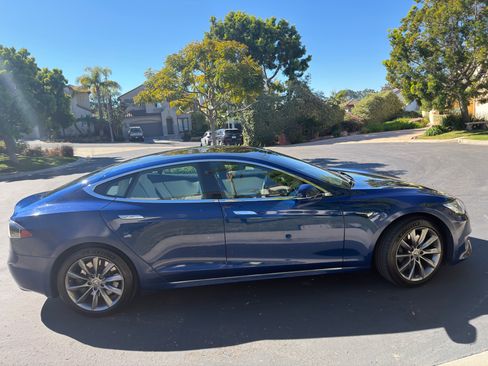 Used 2021 Tesla Model S Long Range Plus image 2