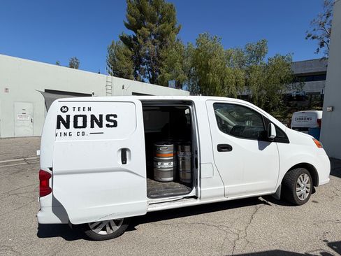 Used 2017 Nissan NV200 SV w/ Technology Package FWD image 4