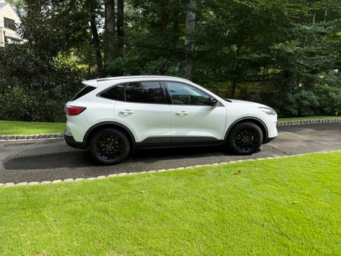 Used 2020 Ford Escape SE Sport FWD image 1