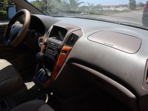 Used 1999 Lexus RX 300 4WD image 8
