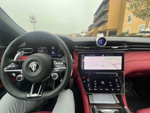 Used 2023 Maserati Grecale Modena image 4