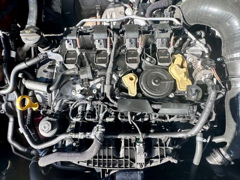 Used 2018 Volkswagen Tiguan SEL w/ R-Line Package image 27