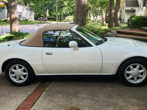 Used 1993 MAZDA MX-5 Miata RWD image 21