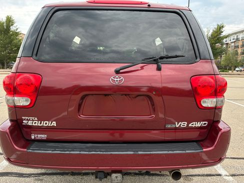 Used 2006 Toyota Sequoia SR5 AWD/4WD image 5