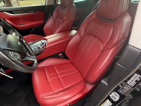 Used 2017 Maserati Levante S image 26