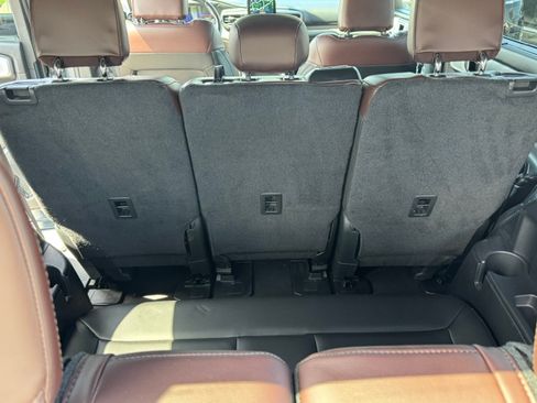 Used 2022 Ford Explorer Platinum w/ Equipment Group 601A AWD/4WD image 8