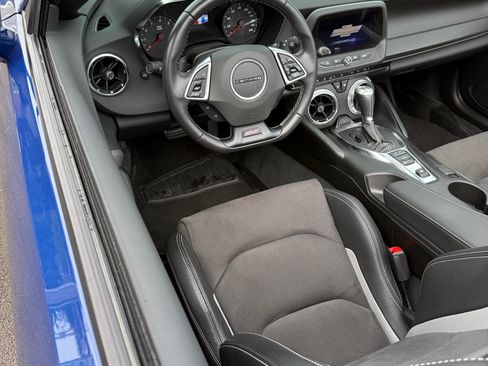 Used 2022 Chevrolet Camaro SS RWD image 6