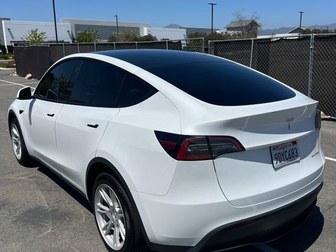 Used 2023 Tesla Model Y Long Range AWD/4WD image 5