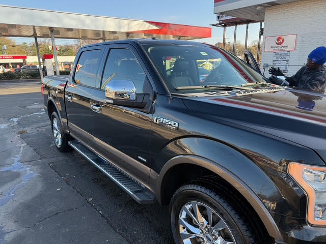 Used 2015 Ford F150 Lariat w/ Equipment Group 502A Luxury AWD/4WD image 5