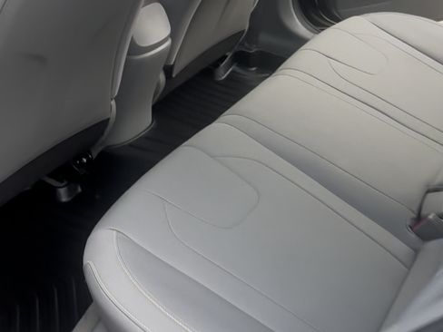 Used 2023 Hyundai Elantra SEL w/ Convenience Package image 5