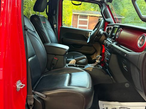 Used 2018 Jeep Wrangler Unlimited Rubicon AWD/4WD image 4