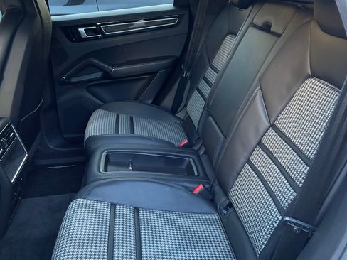 Used 2021 Porsche Cayenne GTS image 8