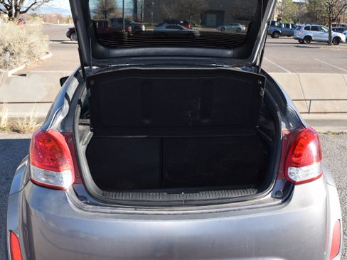 Used 2012 Hyundai Veloster w/ Style Pkg image 6