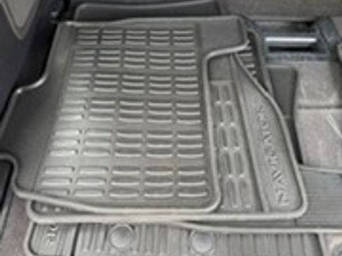 Used 2012 Lincoln Navigator L 4WD image 22