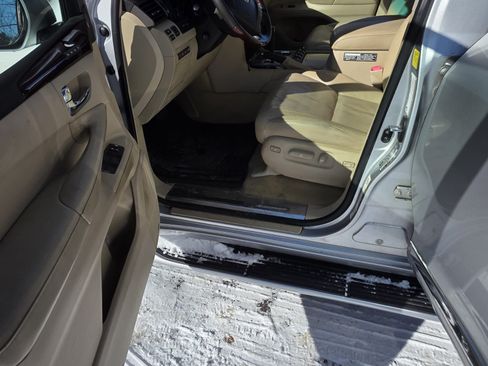 Used 2010 Lexus LX 570 570 Sport Utility 4D image 21