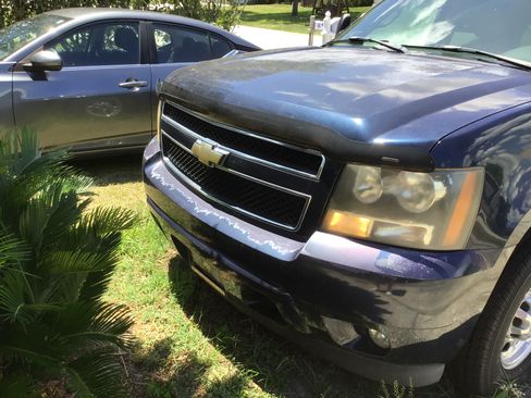Used 2007 Chevrolet Suburban 2500 LT w/ LT Preferred Equipment Group RWD image 9