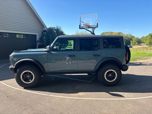 Used 2022 Ford Bronco Badlands w/ Sasquatch Package AWD/4WD image 2