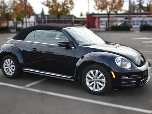 Used 2017 Volkswagen Beetle 1.8T S image 5