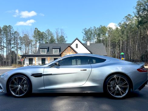 Used 2014 Aston Martin Vanquish Coupe image 10