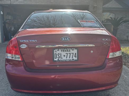 Used 2009 Kia Spectra EX image 4