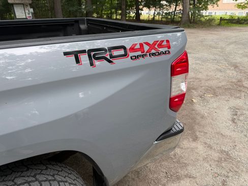 Used 2018 Toyota Tundra SR5 AWD/4WD image 12