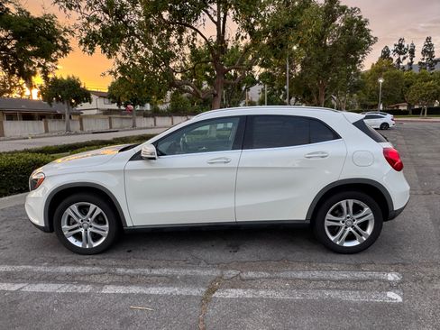 Used 2017 Mercedes-Benz GLA 250 4MATIC image 2
