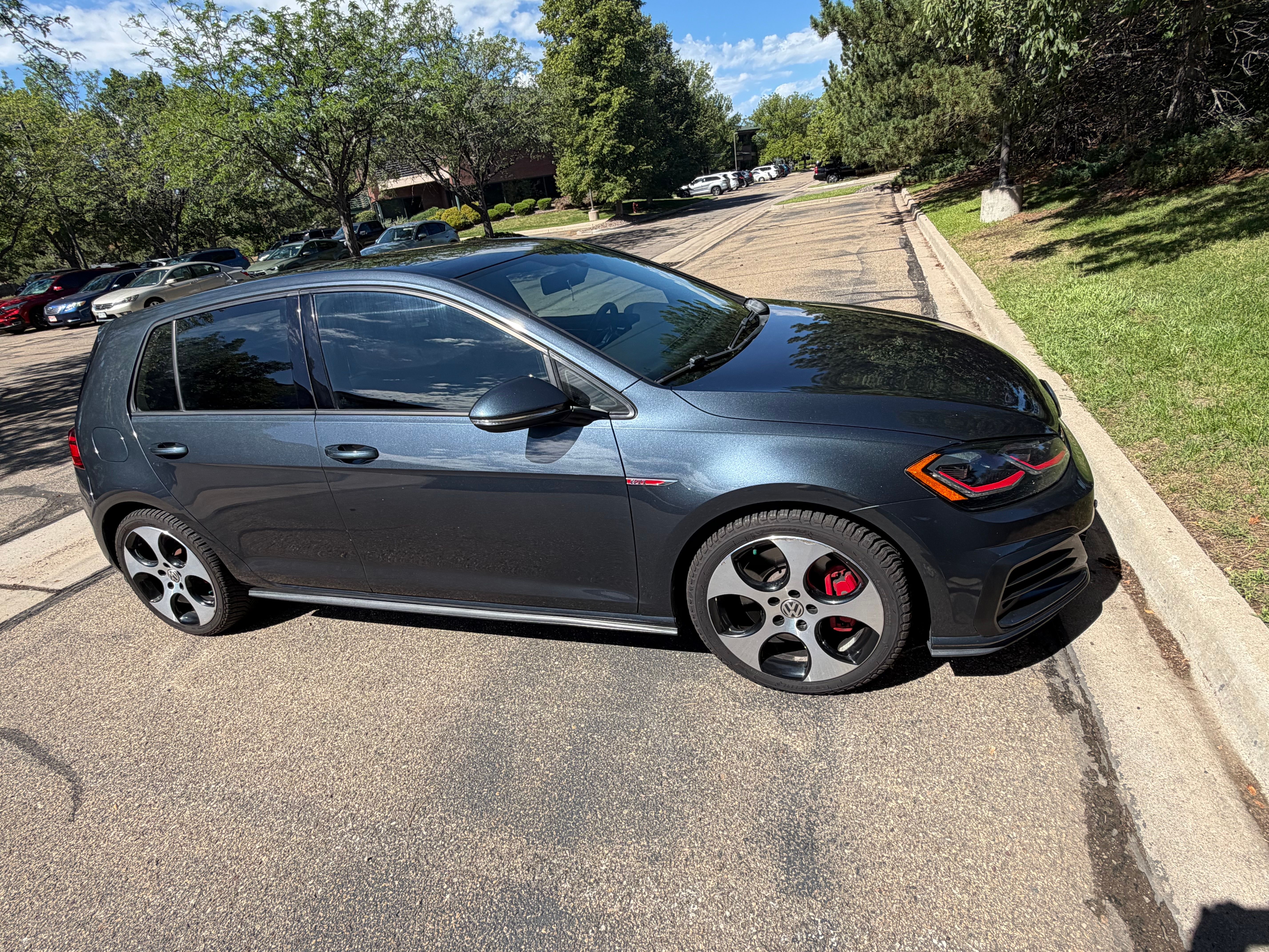 Used 2018 Volkswagen GTI SE FWD image 8