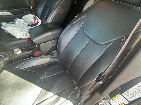 Used 2017 Jeep Wrangler Unlimited Sahara image 14