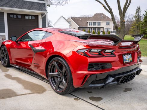 Used 2024 Chevrolet Corvette Z06 w/ Z07 Performance Package image 10