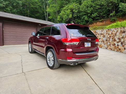 Used 2017 Jeep Grand Cherokee Summit image 9